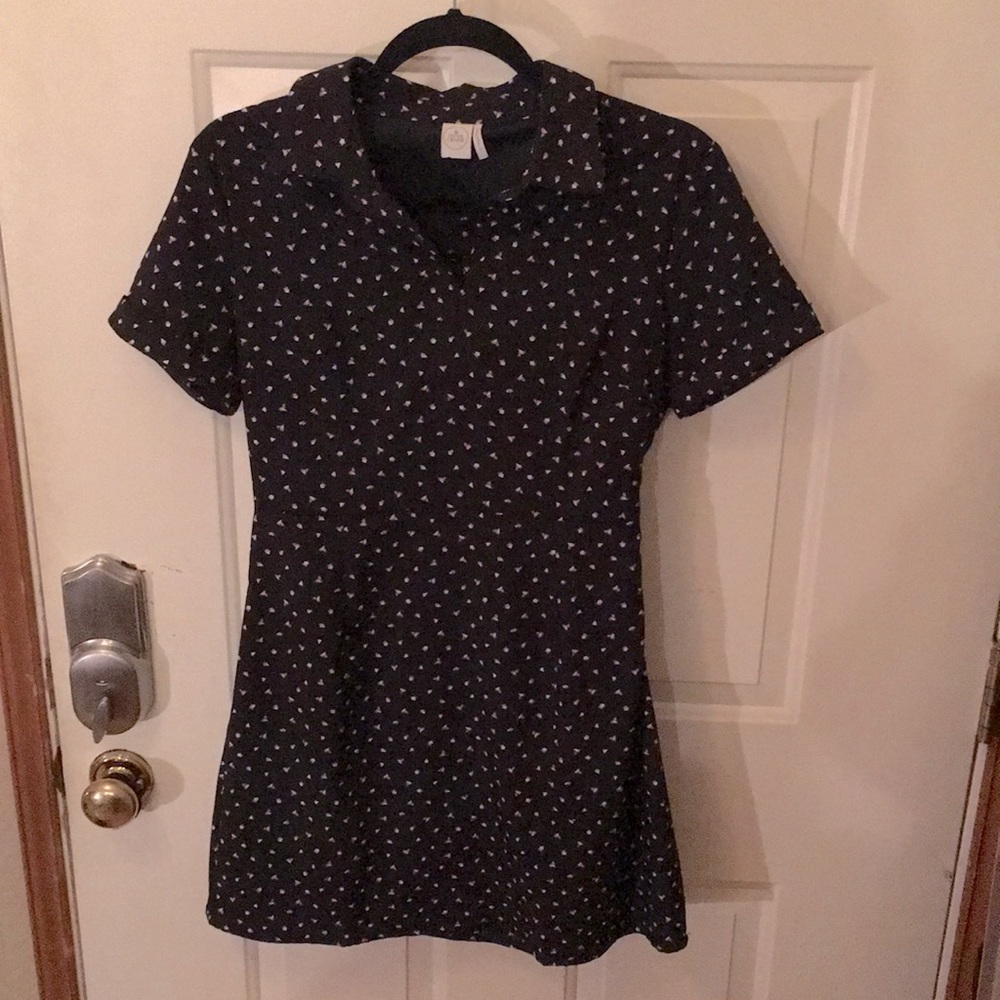 PaperCrane Short Sleeve dress black w/collar. Sz M